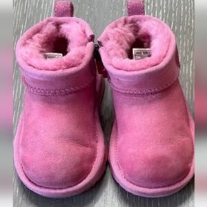 Ugg Toddler Size 6 Pink Zip Up Boots Like New!